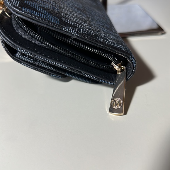 Mia K Wallet with Gold Tone Handles - Picture 6 of 7